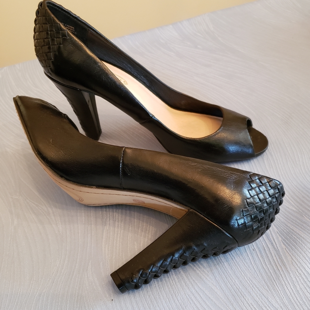 NWOT Elliott Lucca Andrea Black Peep Toe Heels